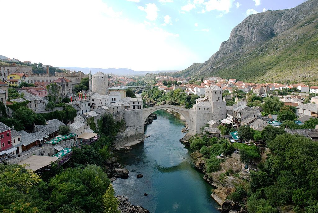 1024px-Mostar_Old_Town_Panorama-compressor